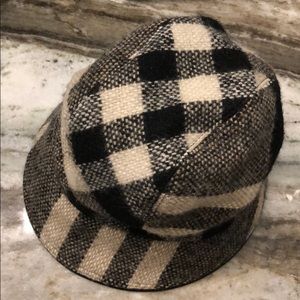 Burberry hat